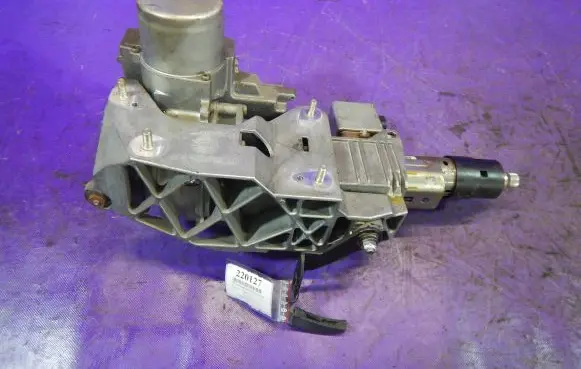 Renault Megane II Power steering pump 8200246633B
