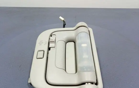 Toyota Yaris Verso Boot/trunk interior light 81253-52010