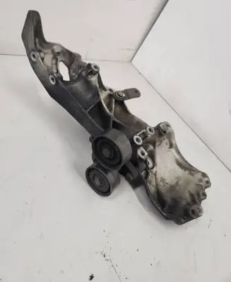 Renault Laguna II Engine mounting bracket 037811