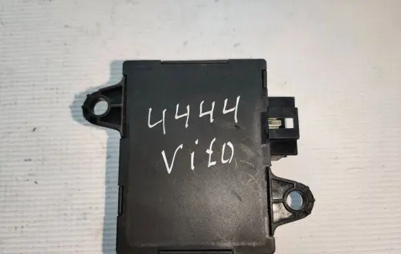 Mercedes-Benz Vito Viano W638 Immobilizer control unit/module 0265451732 40991399