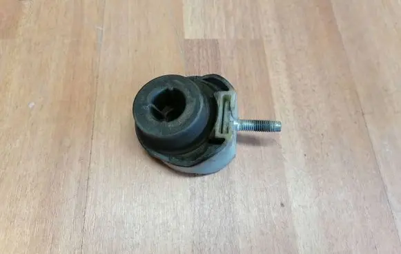 Opel Astra K Muffler mount bracket/holder 13453329