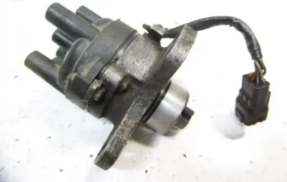 Mazda 626 Ignition distributor T4T73471