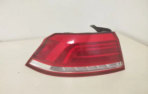 Volkswagen PASSAT B8 Rear/tail lights