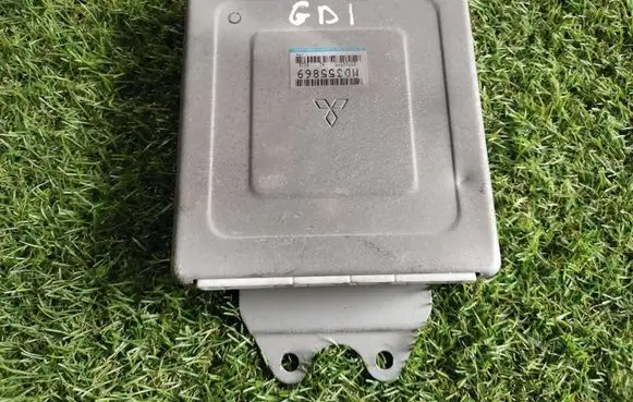Mitsubishi Carisma Engine control unit/module MD355869 52168375