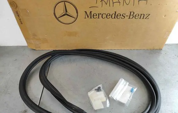 Mercedes-Benz GLE (W166 - C292) Trunk rubber seal (body) A1667400178