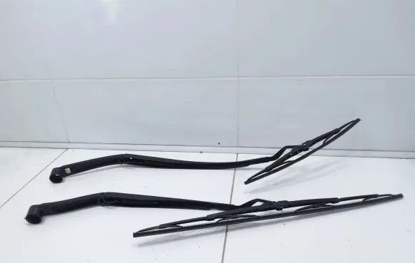 KIA Niro Front wiper blade arm KAOG66CMO