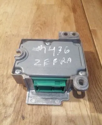 Opel Zafira A Airbag control unit/module 90582536
