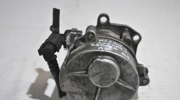 Renault Megane II Vacuum pump 720562 D163R 2C2211206