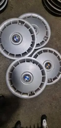 BMW 5 E34 R15 wheel hub/cap/trim 1129843