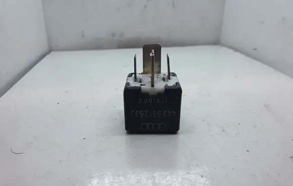 Audi A6 S6 C5 4B Other relay 899511000 443951253J