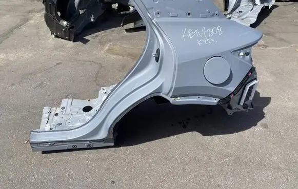 Lexus LBX Rear quarter panel