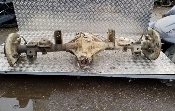 Opel Frontera B Rear axle beam with reductor 