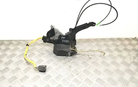 Toyota RAV 4 (XA20) Front door lock