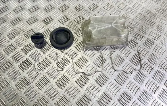 Skoda Octavia Mk2 (1Z) Headlight/headlamp dust cover VP4SHX13K046AA