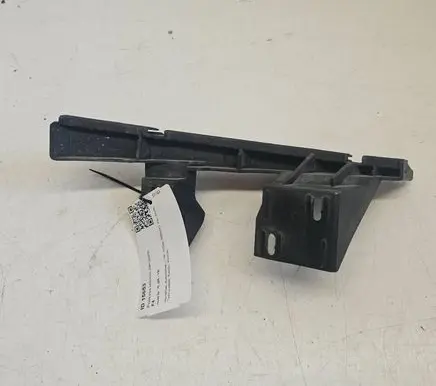 Audi Q7 4L Front bumper mounting bracket 4L0807333A