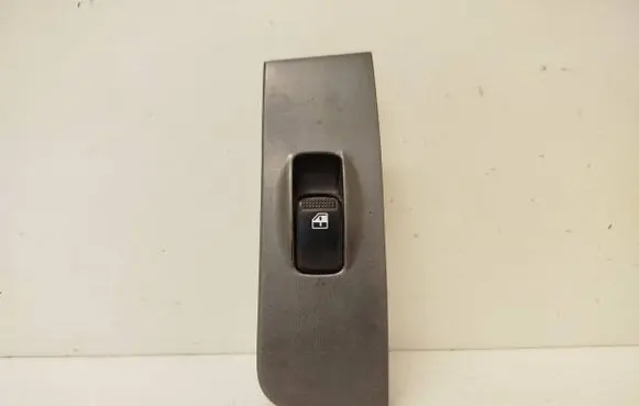 Hyundai Matrix Electric window control switch 9358017510