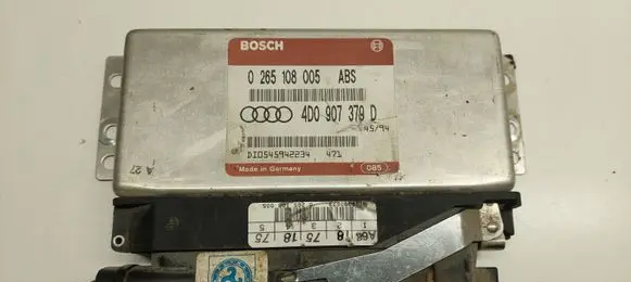 Audi A6 S6 C4 4A Engine control unit/module 4D0907379D