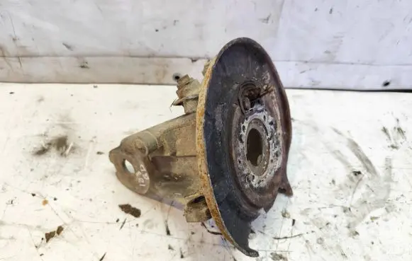 BMW 5 E39 Rear wheel hub
