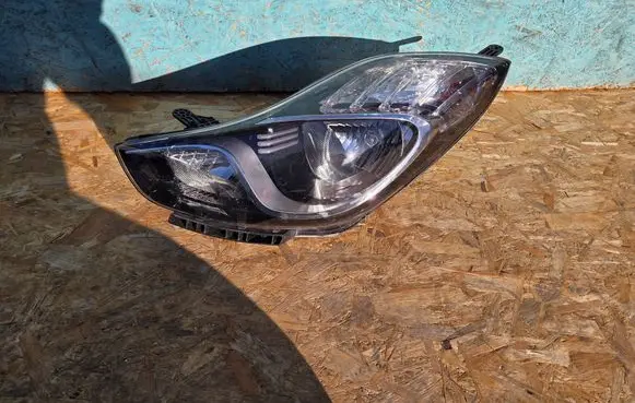 Hyundai ix20 Headlight/headlamp 921011KXXX