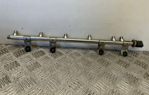 BMW 3 E92 E93 Fuel main line pipe 7576779