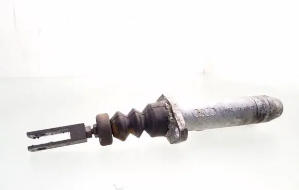 Clutch slave cylinder