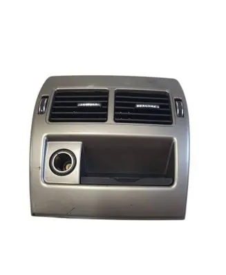 Rear air vent grill