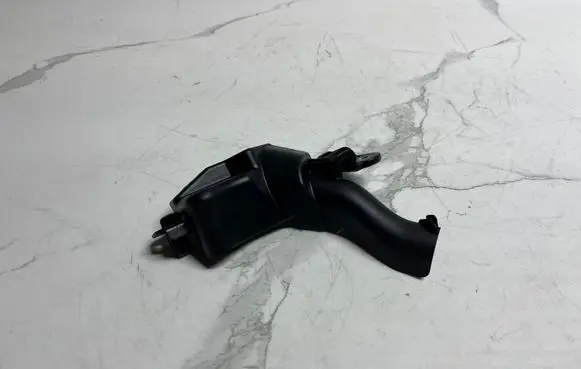 Mercedes-Benz C W204 Other engine bay part A6511590246