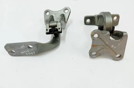 Land Rover Defender Tailgate/trunk/boot hinge L8B2-42700-AA