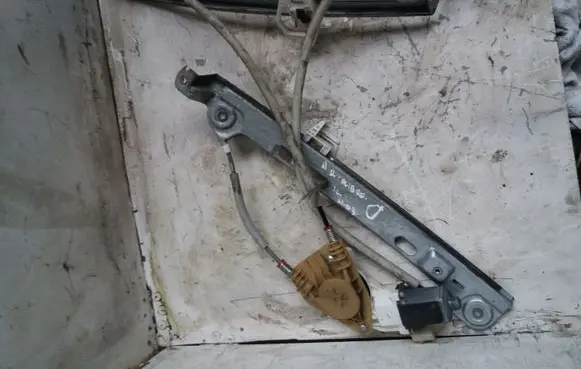 Dodge Caliber Front door window regulator with motor 05074799AAE