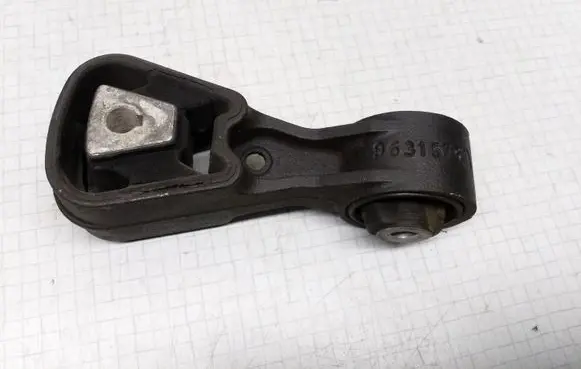 Peugeot 806 Engine mount bracket 96315751