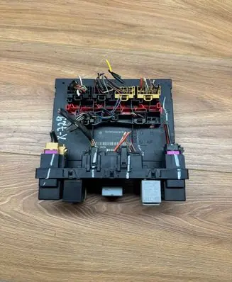 Volkswagen PASSAT B6 Comfort/convenience module 3C8937049E F005V00745 H54782602