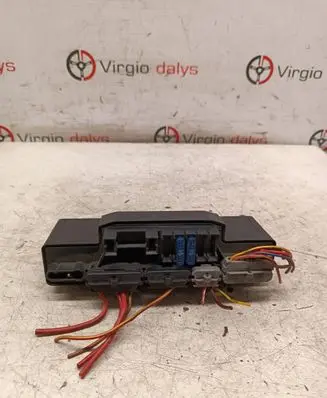 Mercedes-Benz E W210 Fuse module A21058004