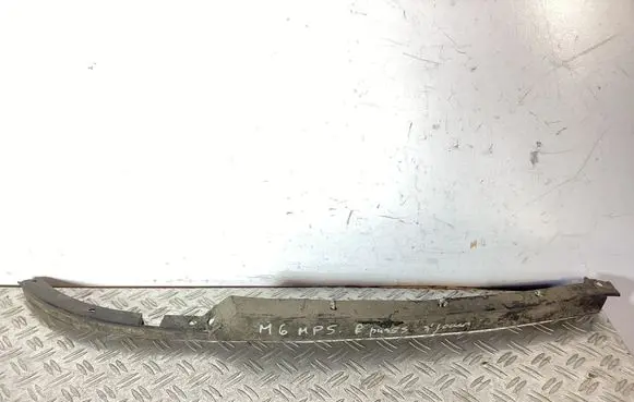 Front bumper lip