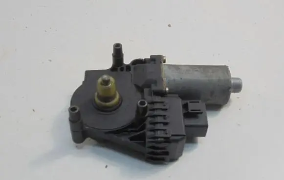 Audi A6 Allroad C5 Front door window regulator motor 0130821775