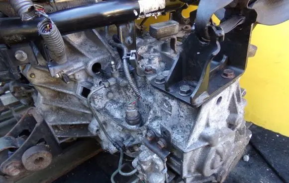 Toyota Yaris Manual 6 speed gearbox 3311105040 30SP12