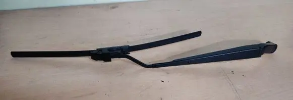 Mitsubishi Space Star Front wiper blade arm 5LP