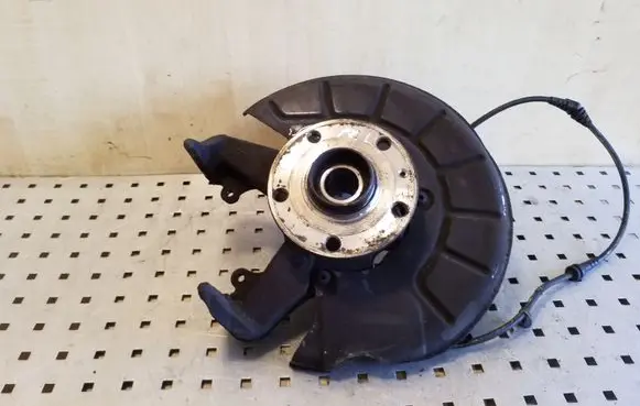 Skoda Octavia Mk2 (1Z) Front wheel hub