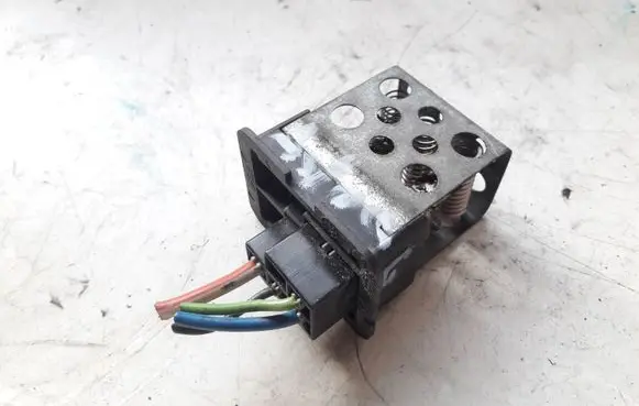 Opel Astra G Heater blower fan relay 90559834