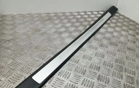 Audi A3 S3 8P Side skirt front trim 8P3853491