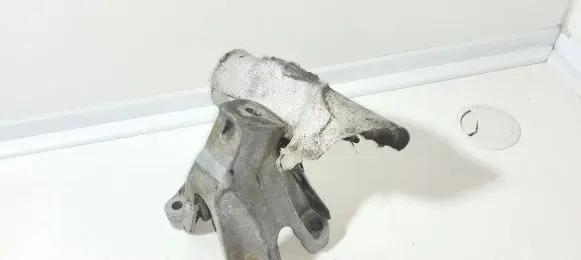 Audi A4 S4 B8 8K Engine mounting bracket 8K0199307BJ