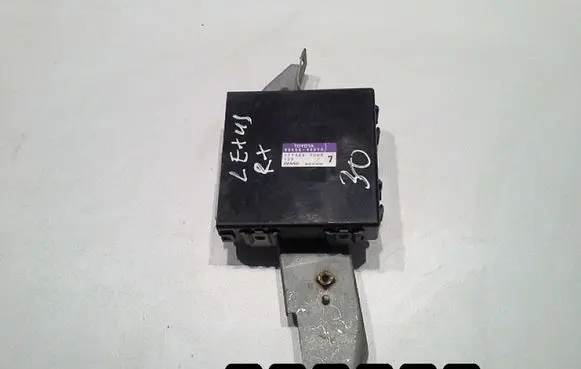 Lexus RX 330 - 350 - 400H Engine control unit/module 88650-48070