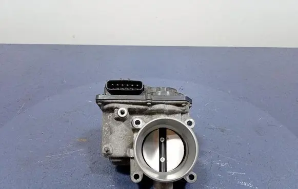 Mazda 3 II Throttle body valve PE0113640B