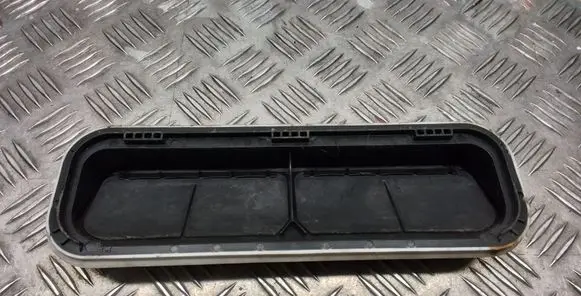 KIA EV6 Quarter panel pressure vent 