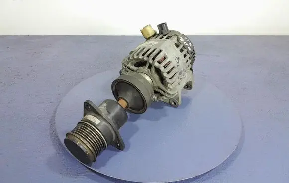 Ford Focus C-MAX Generator/alternator 4M5T10300UB