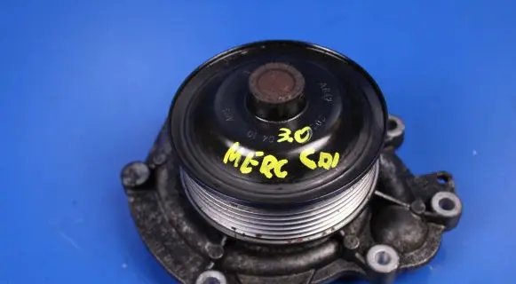 Mercedes-Benz Vito Viano W639 Water pump