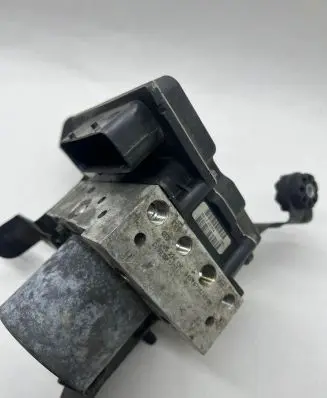 BMW 5 E60 E61 ABS Pump 6758743 0265234136 0404161084