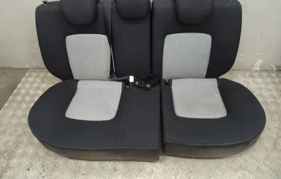 Hyundai i10 Second row seats 