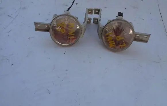 Front fender indicator light