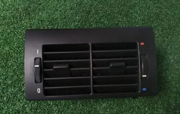 BMW 5 E39 Dash center air vent grill 8376150 840601 3762Z0104