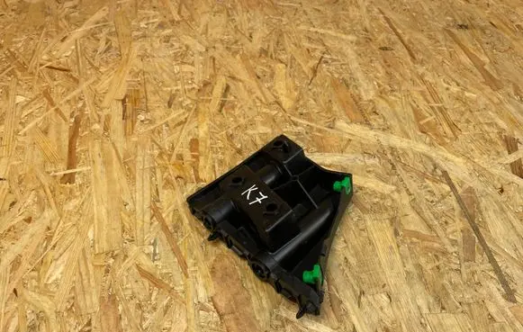 Volvo XC40 Front bumper mounting bracket 31425110